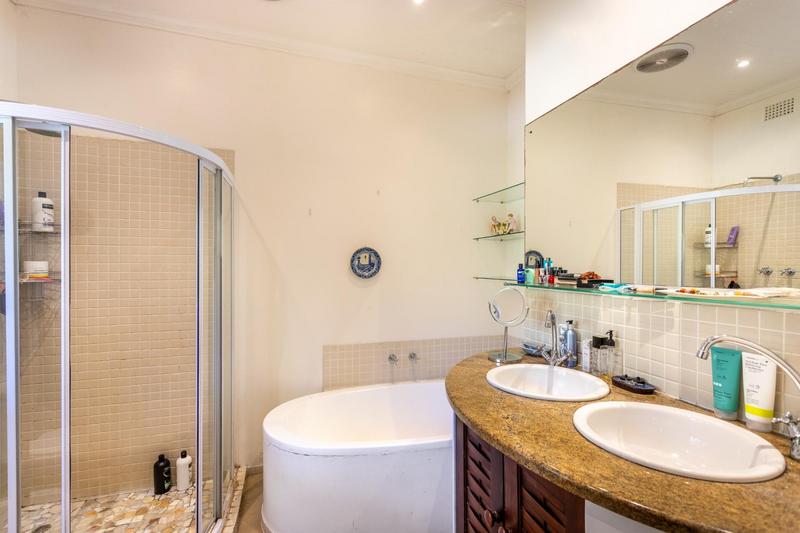 To Let 4 Bedroom Property for Rent in Rondebosch Western Cape